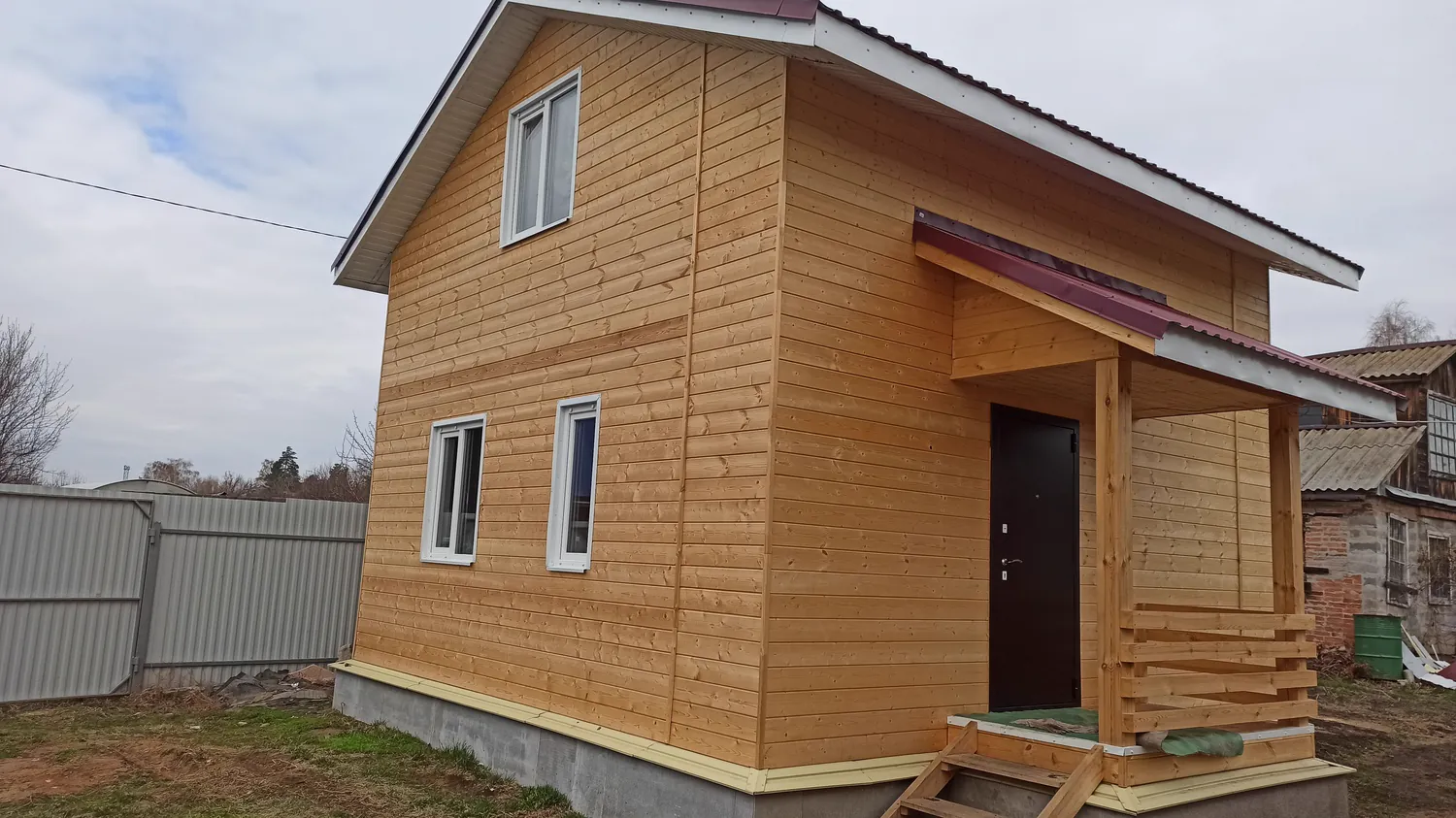 Дачный дом с мансардой 6,0х6,0